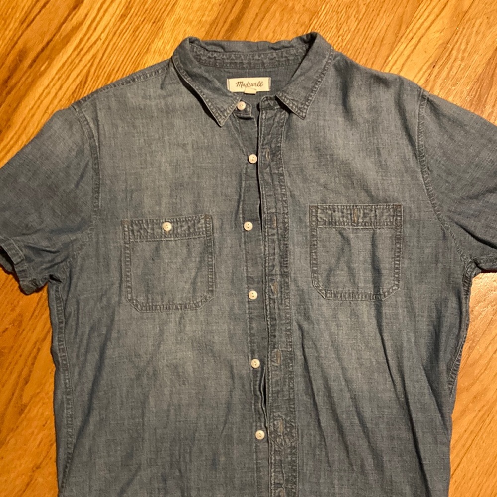 Madewell chambray short sleeve button up shirt
